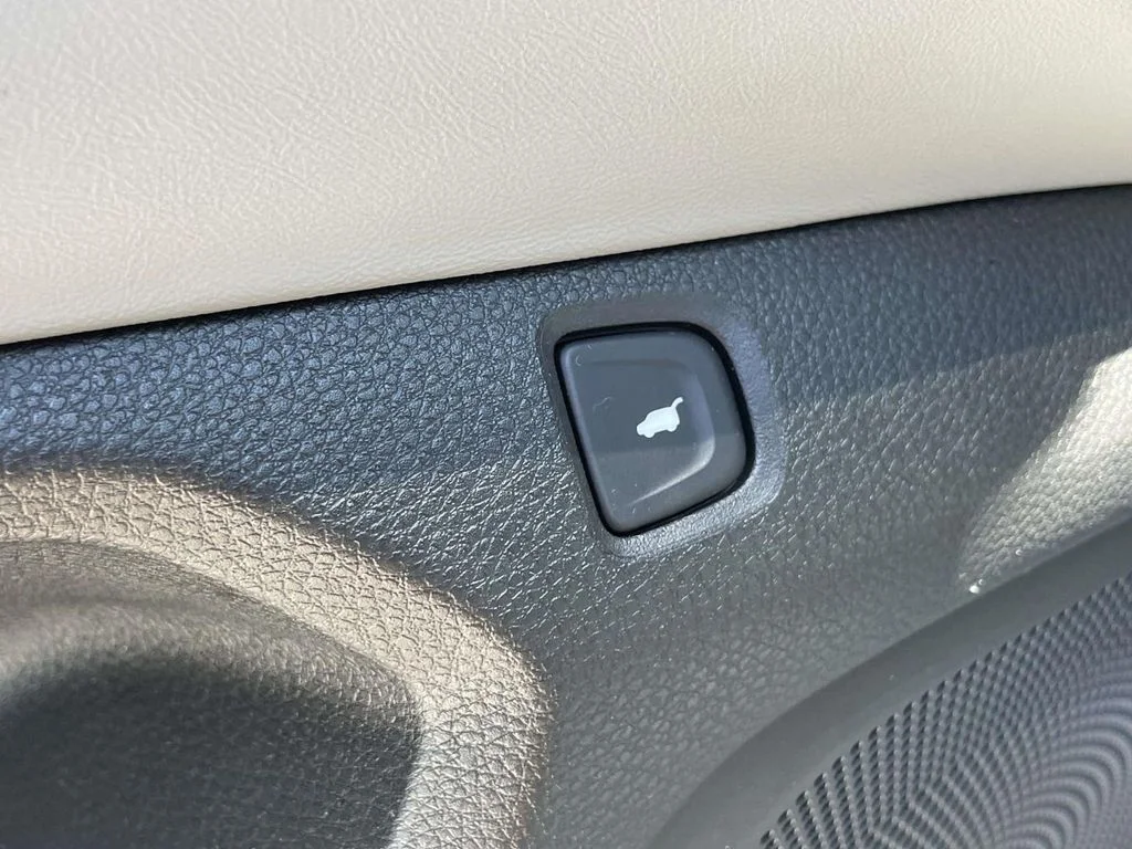 Used 2020 Modern Steel Metallic Acura w/Technology Pkg image 8