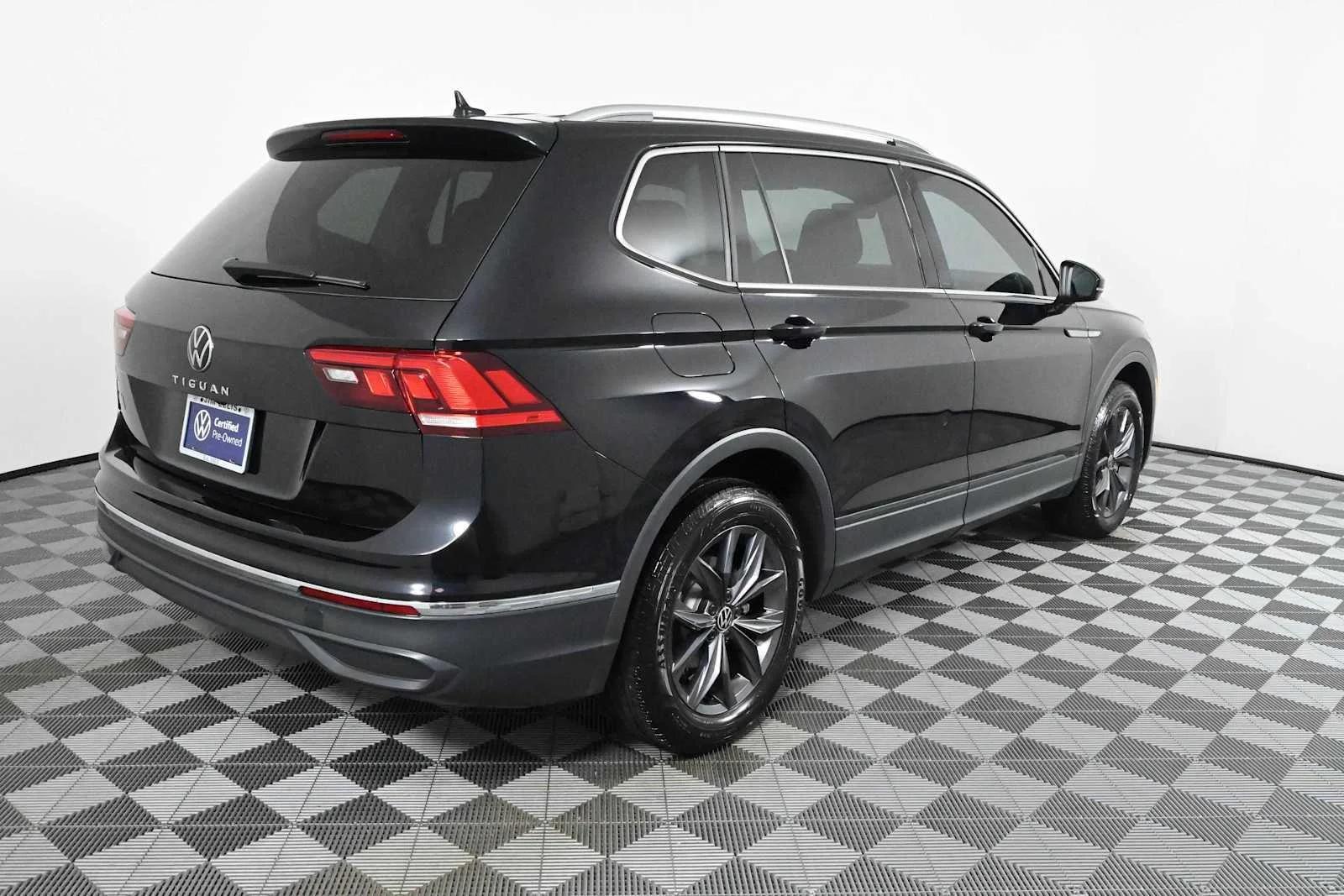Certified Used 2023 Deep Black Pearl Volkswagen SE image 6