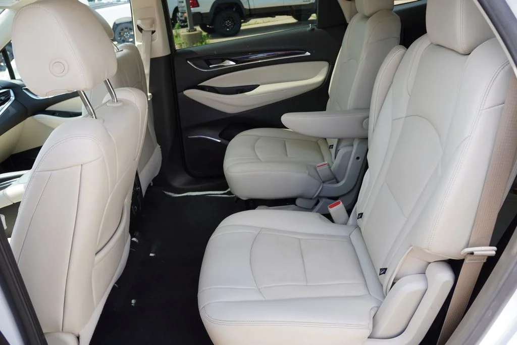 Used 2024 White Frost Tricoat Buick Essence image 17