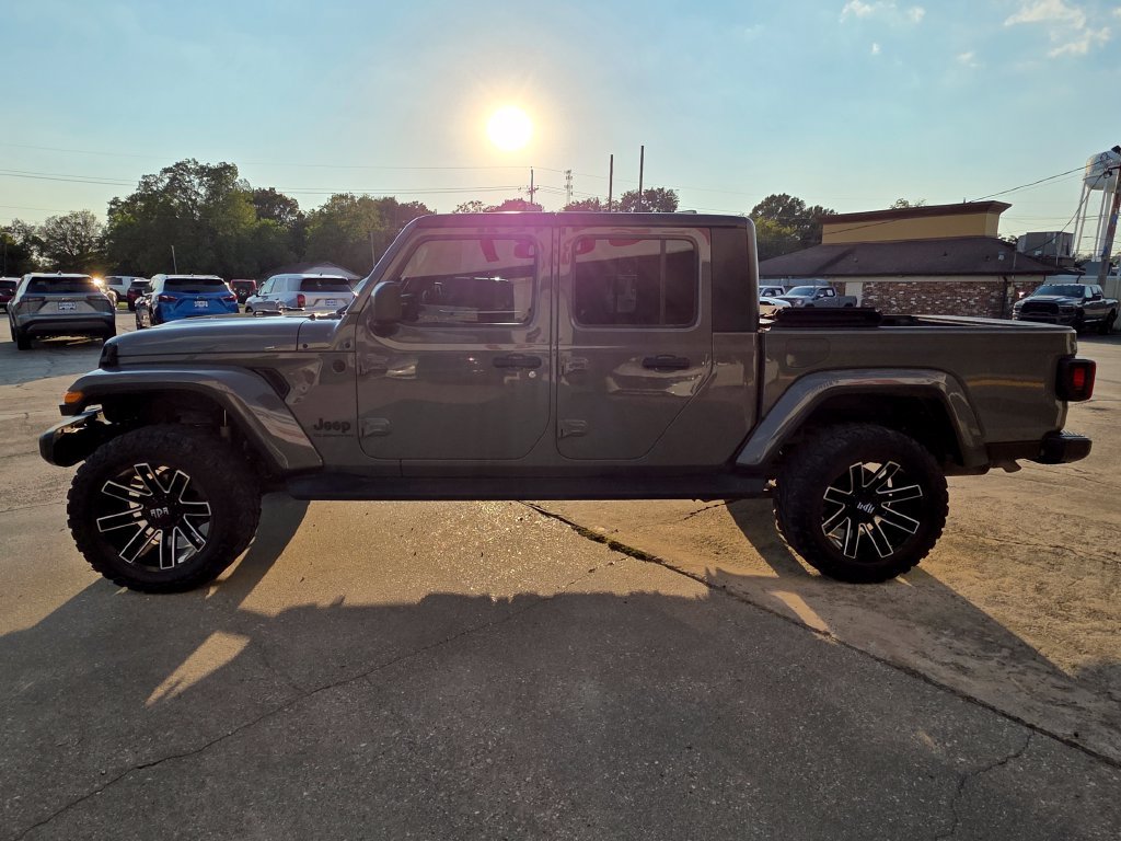 Used 2021 Gray Jeep Sport image 6