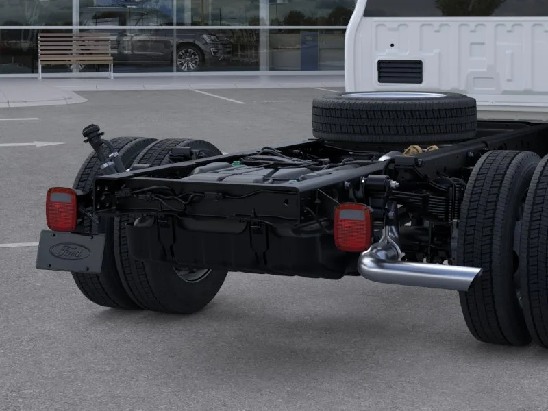 New 2026 Oxford White Ford F-550® XL image 21