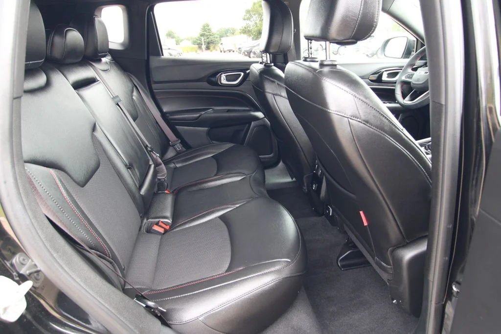 Used 2025 Black Jeep Trailhawk image 10