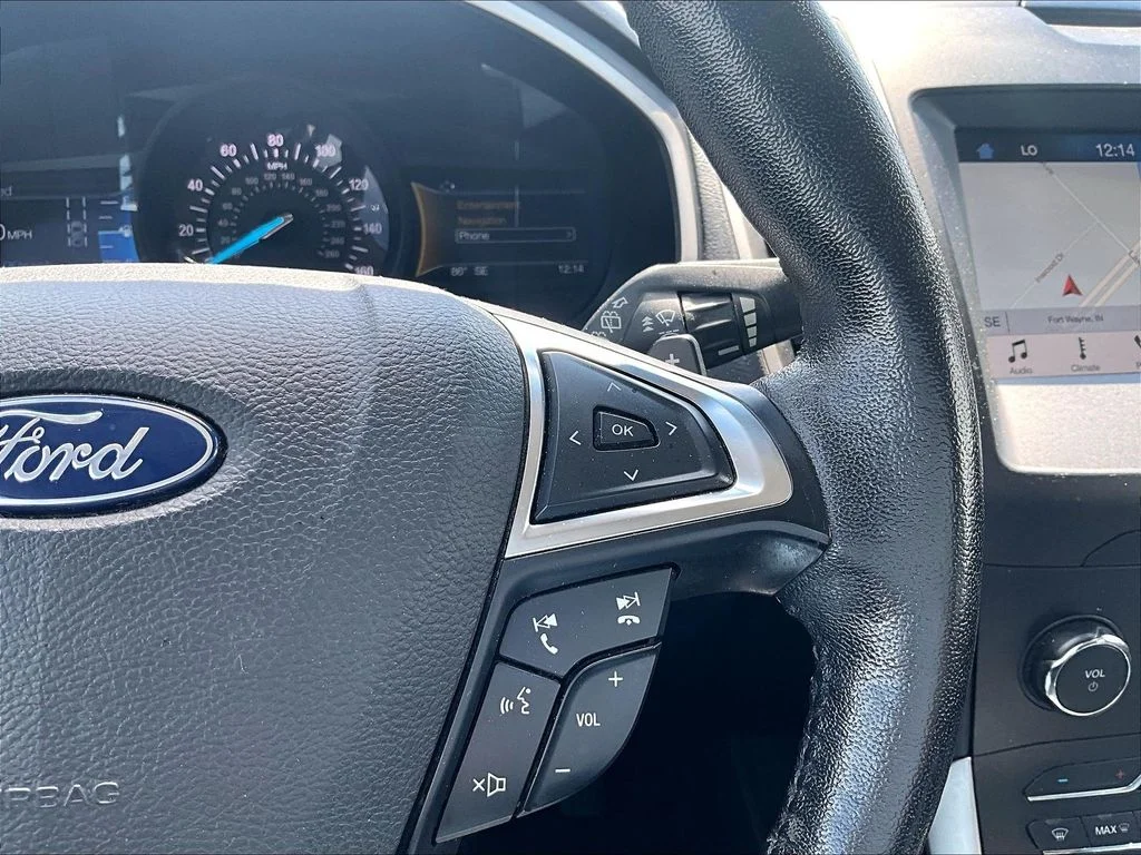Used 2019 Black Ford SEL image 19
