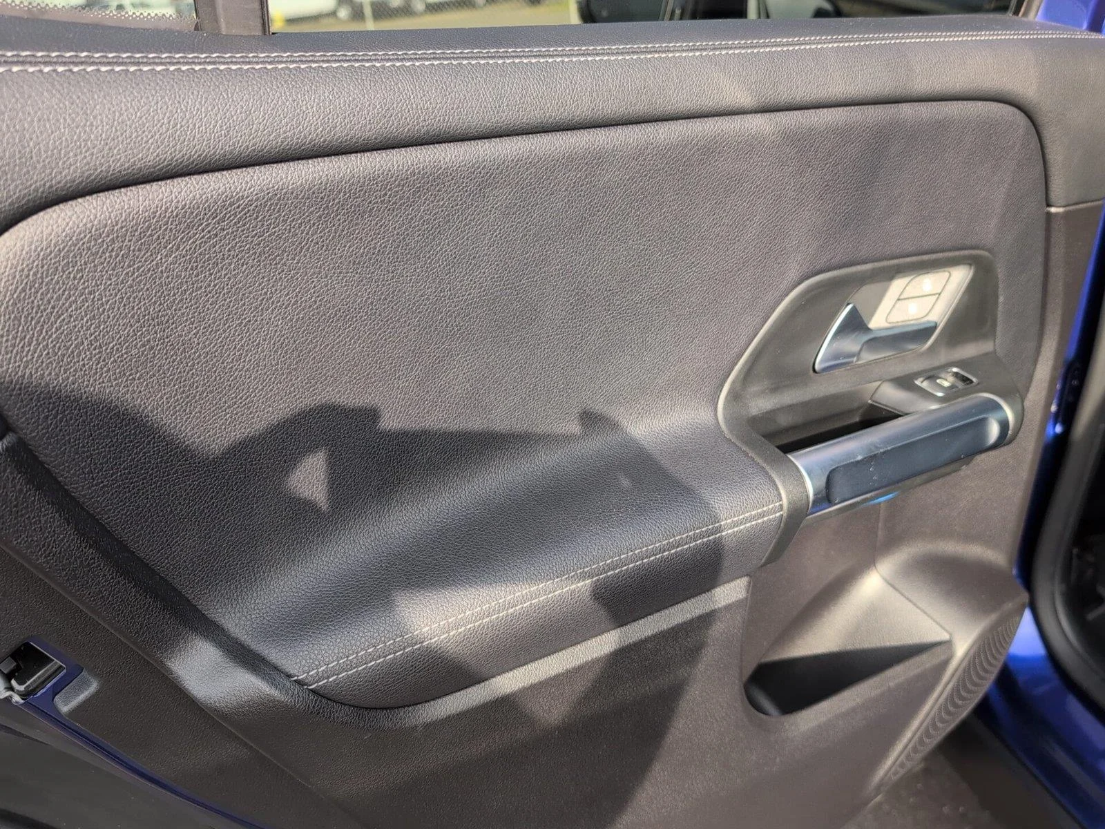 Used 2021 Galaxy Blue Metallic Mercedes-Benz GLB 250 image 36