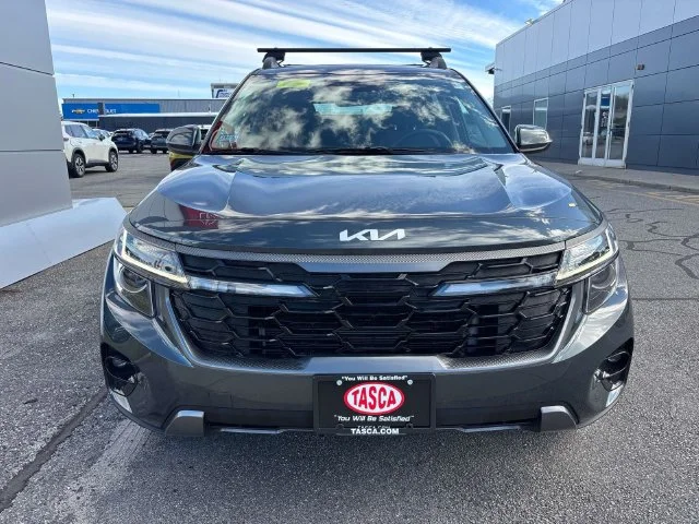 Used 2024 Gray Kia X-Line image 3