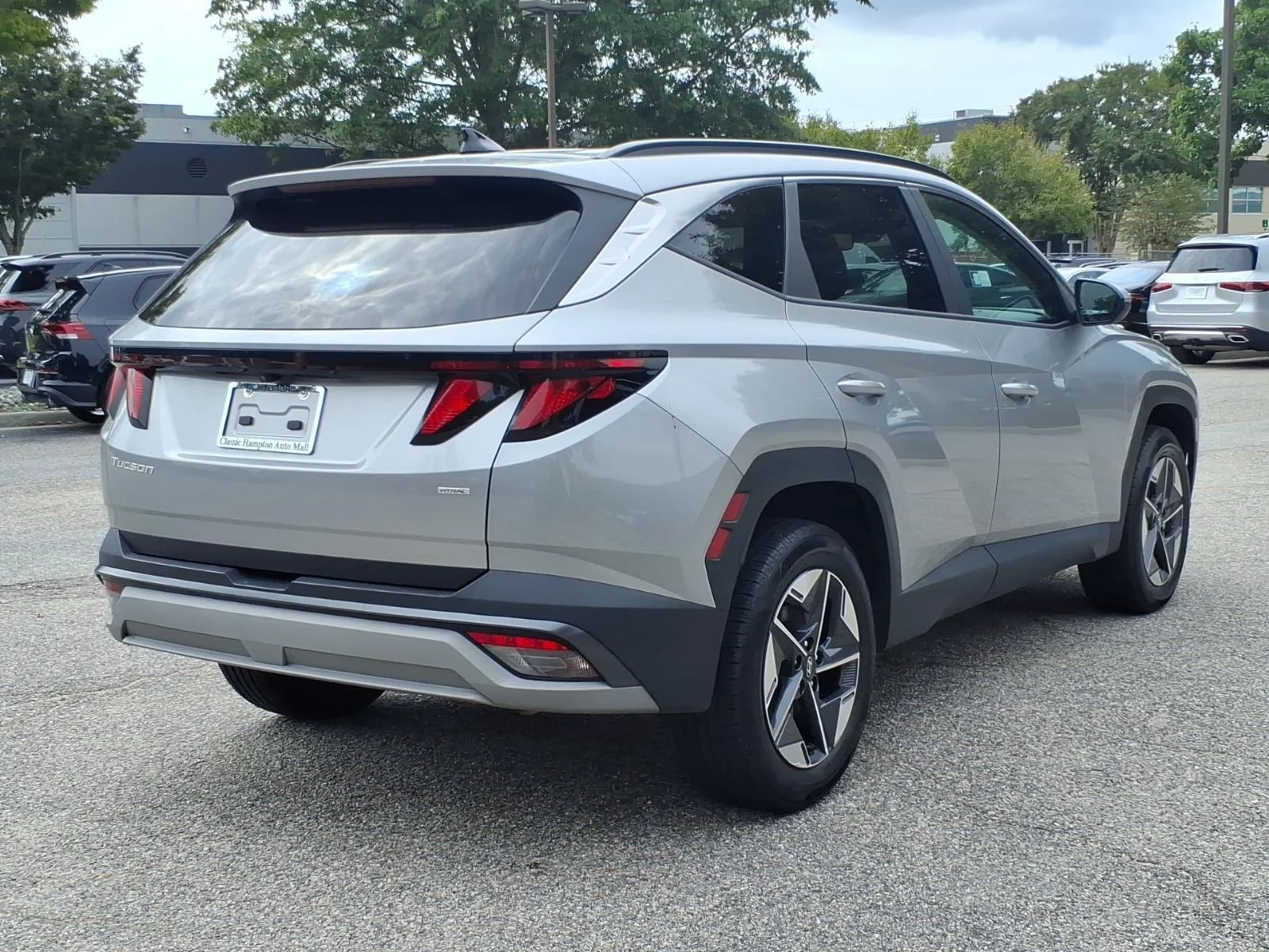 Used 2025 Shimmering Silver Hyundai SEL image 8