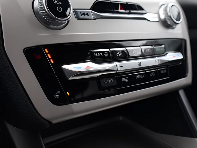 Used 2023 Gray Ford XLT image 24