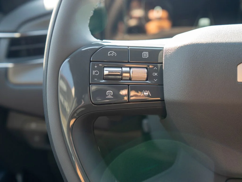 New 2026 Wolf Gray Kia Land AWD image 25