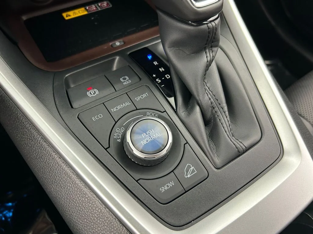 Used 2025 Silver Sky Metallic Toyota Limited image 34