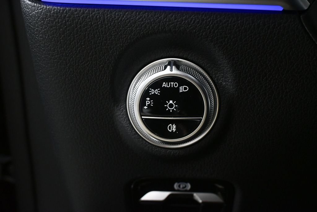 New 2026 Obsidian Black Metallic Mercedes-Benz CLE 300 image 9