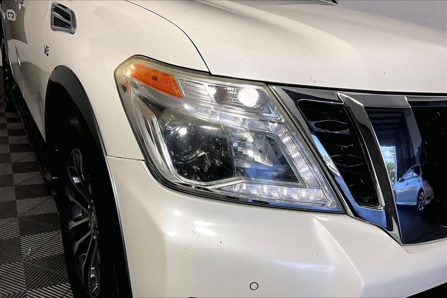 Used 2019 Pearl White Tricoat Nissan SL image 26