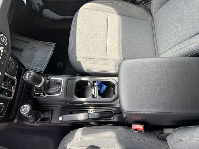 New 2026 White/off-white Jeep Sport S image 28