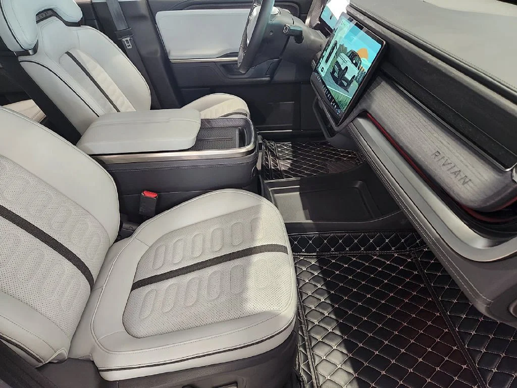 Used 2025  Rivian Adventure Dual Motor Max Pack image 13