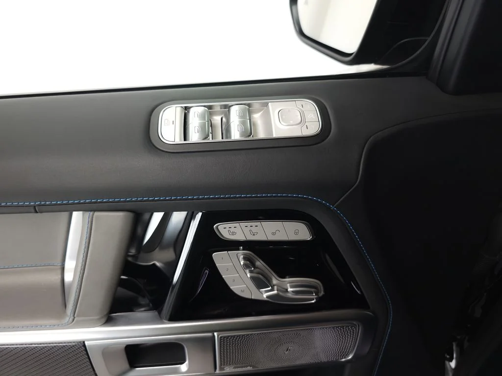 Certified Used 2025 Black Mercedes-Benz G 580 image 6