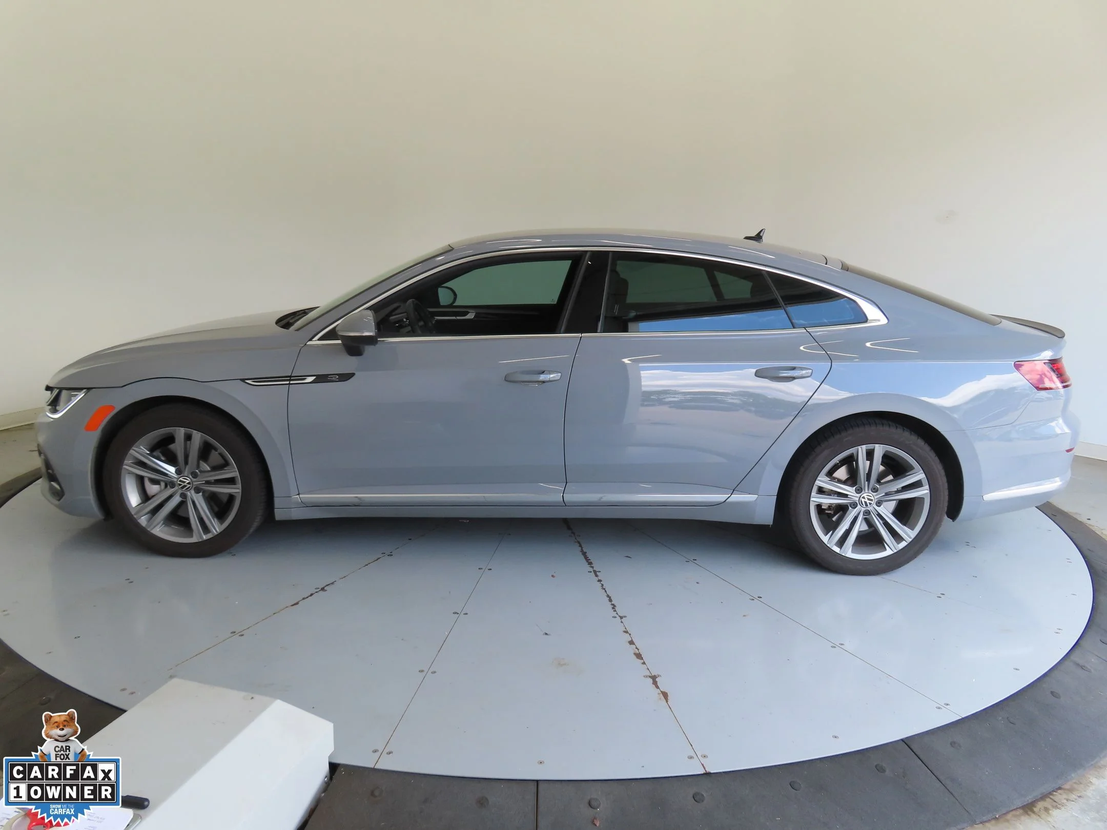 Used 2023 Gray Volkswagen 2.0T SE R-Line image 7