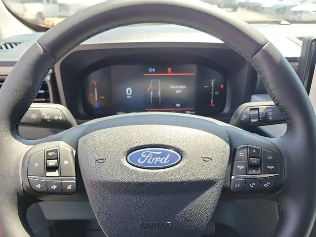 New 2025 Shadow Black Ford XLT image 30