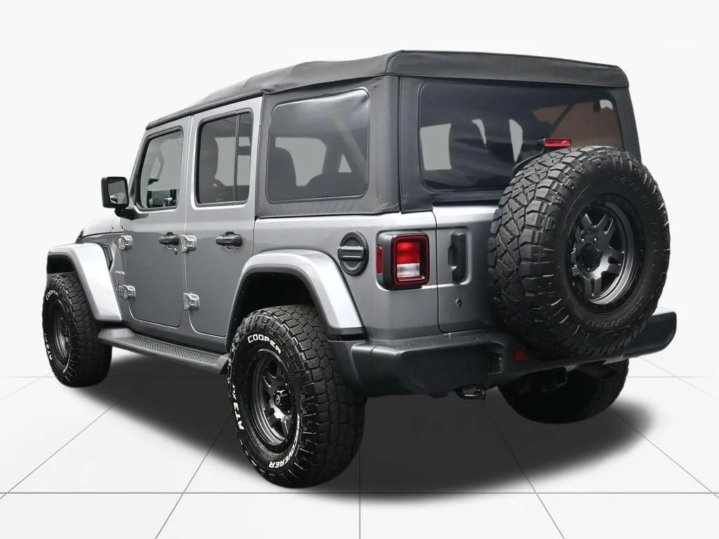 Used 2020 Billet Silver Metallic Jeep Unlimited Sahara image 6