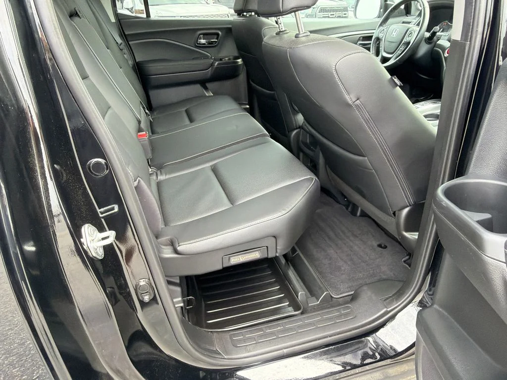 Used 2023 Black Honda RTL image 15