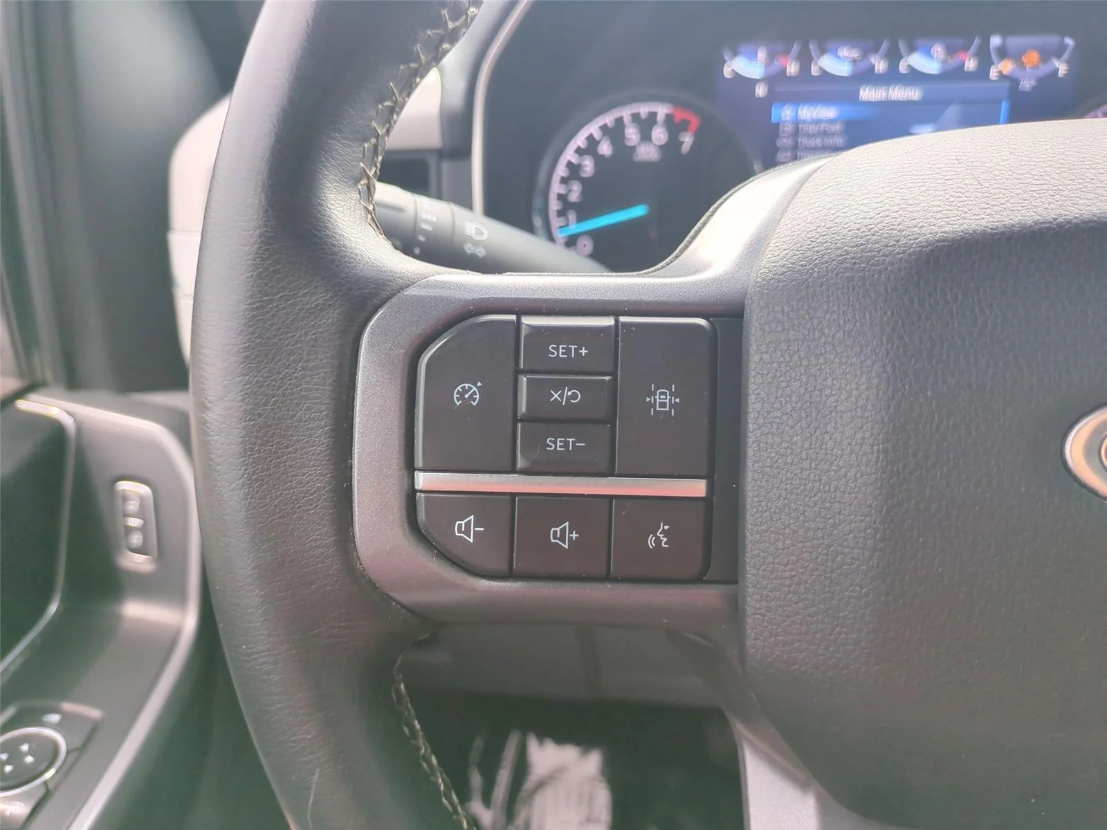 Used 2023 Oxford White Ford XL image 21