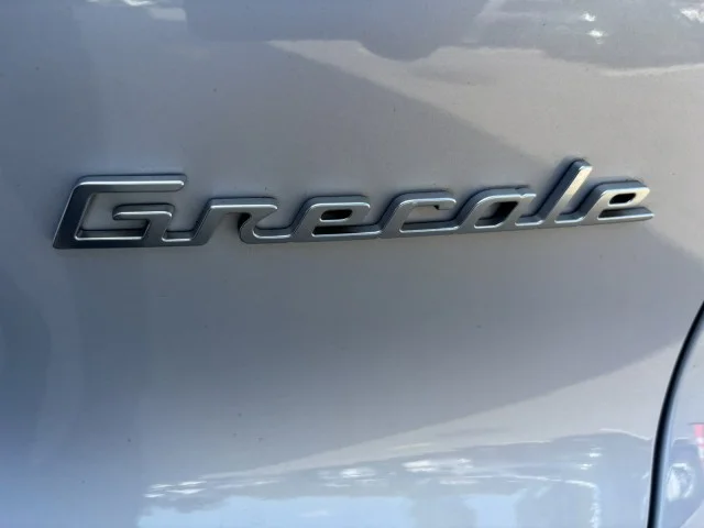 Used 2023 Bianco Astro Metallic Maserati GT ~Heads Up Display ~ Premium Plus Package !!! LOADED !!! image 8