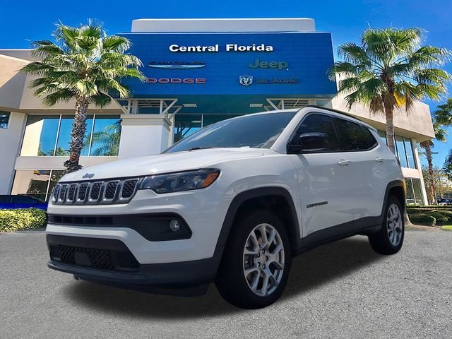Certified Used 2023 White Jeep Latitude Lux image 9