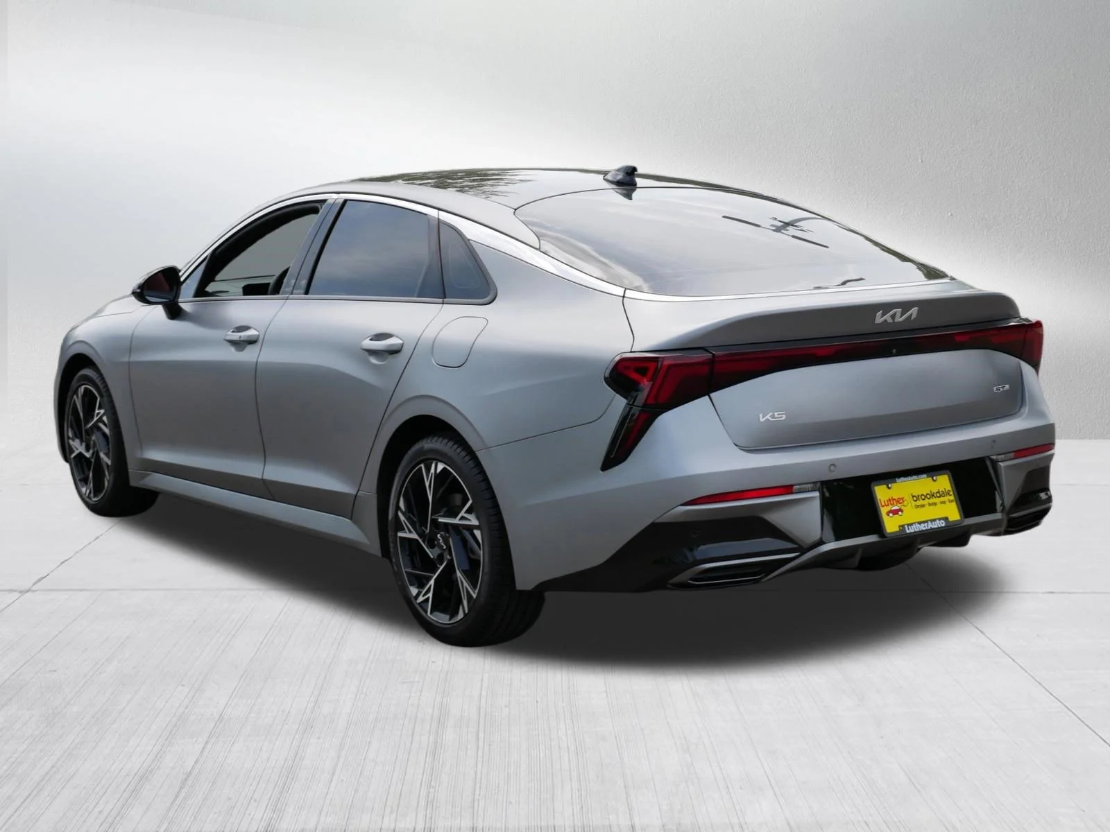 Used 2025 Steel Matte Gray Kia GT-Line image 5
