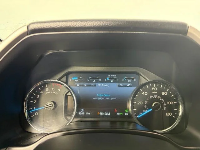 Used 2018 White Platinum Clearcoat Metallic Ford Lariat image 20