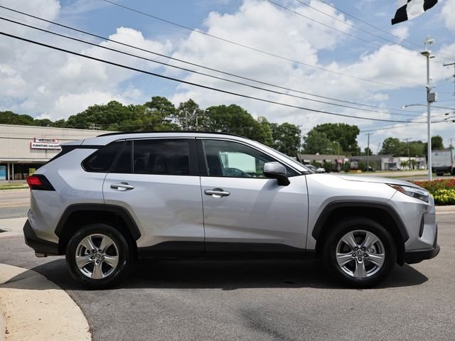 Used 2025 Silver Sky Metallic Toyota XLE image 11