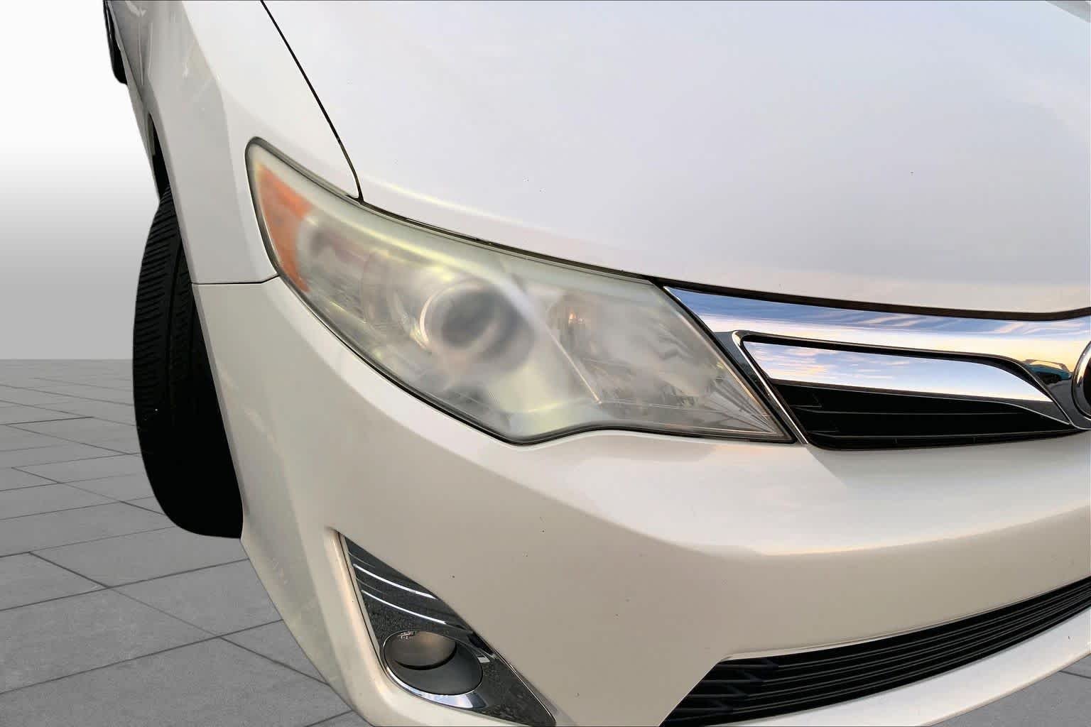 Used 2014 Blizzard Pearl Toyota XLE image 25