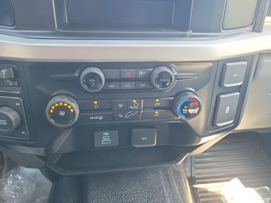 2025 Ford F-450 Super Duty Chassis Cab XL - Photo 10
