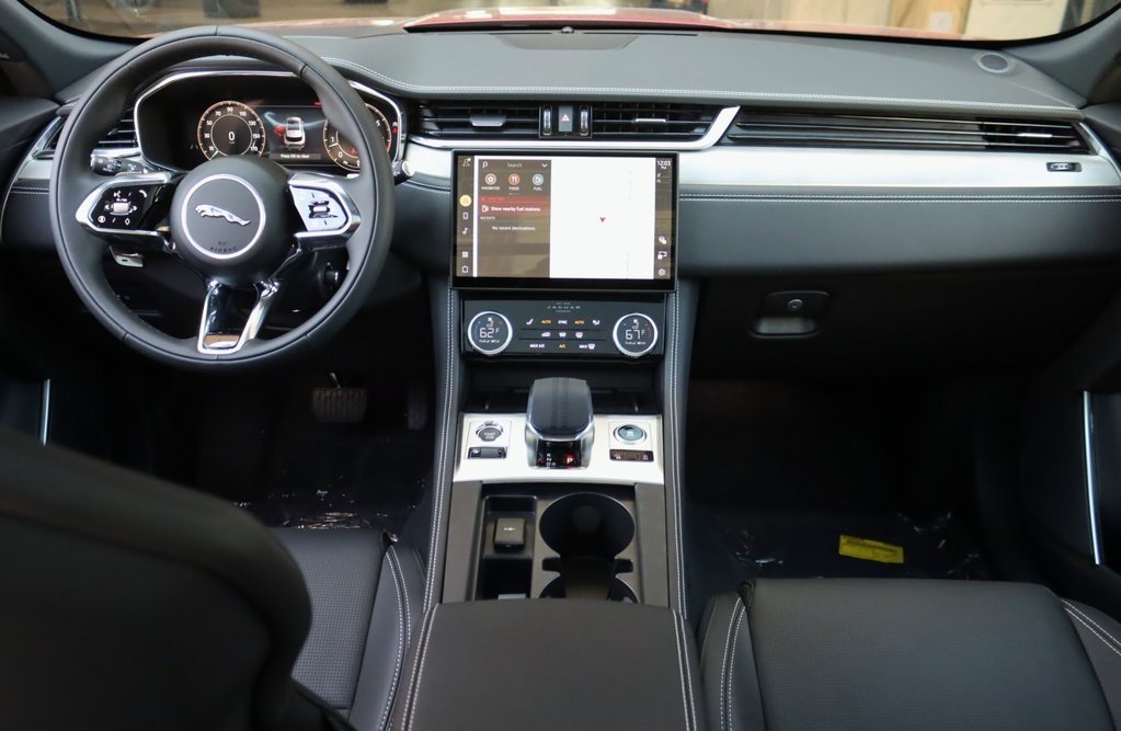 2026 JAGUAR F-PACE - Image 9