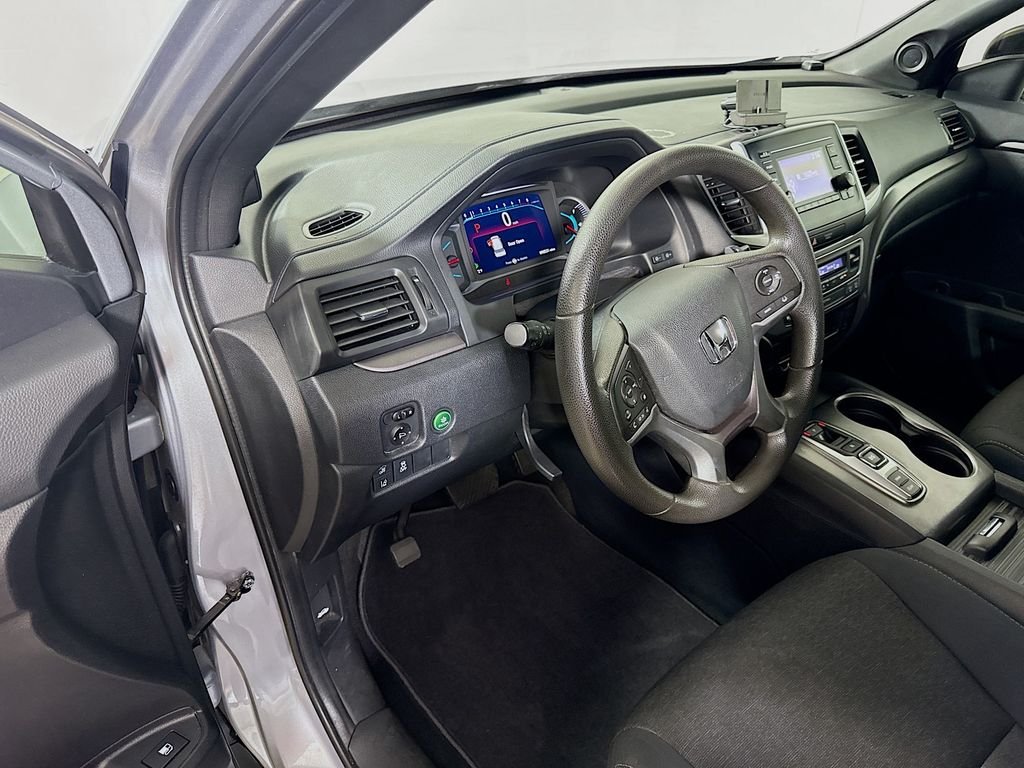 Used 2019 Lunar Silver Metallic Honda Sport image 10
