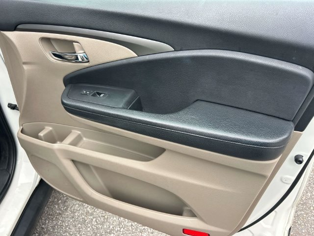 Used 2019  Honda EX-L image 25