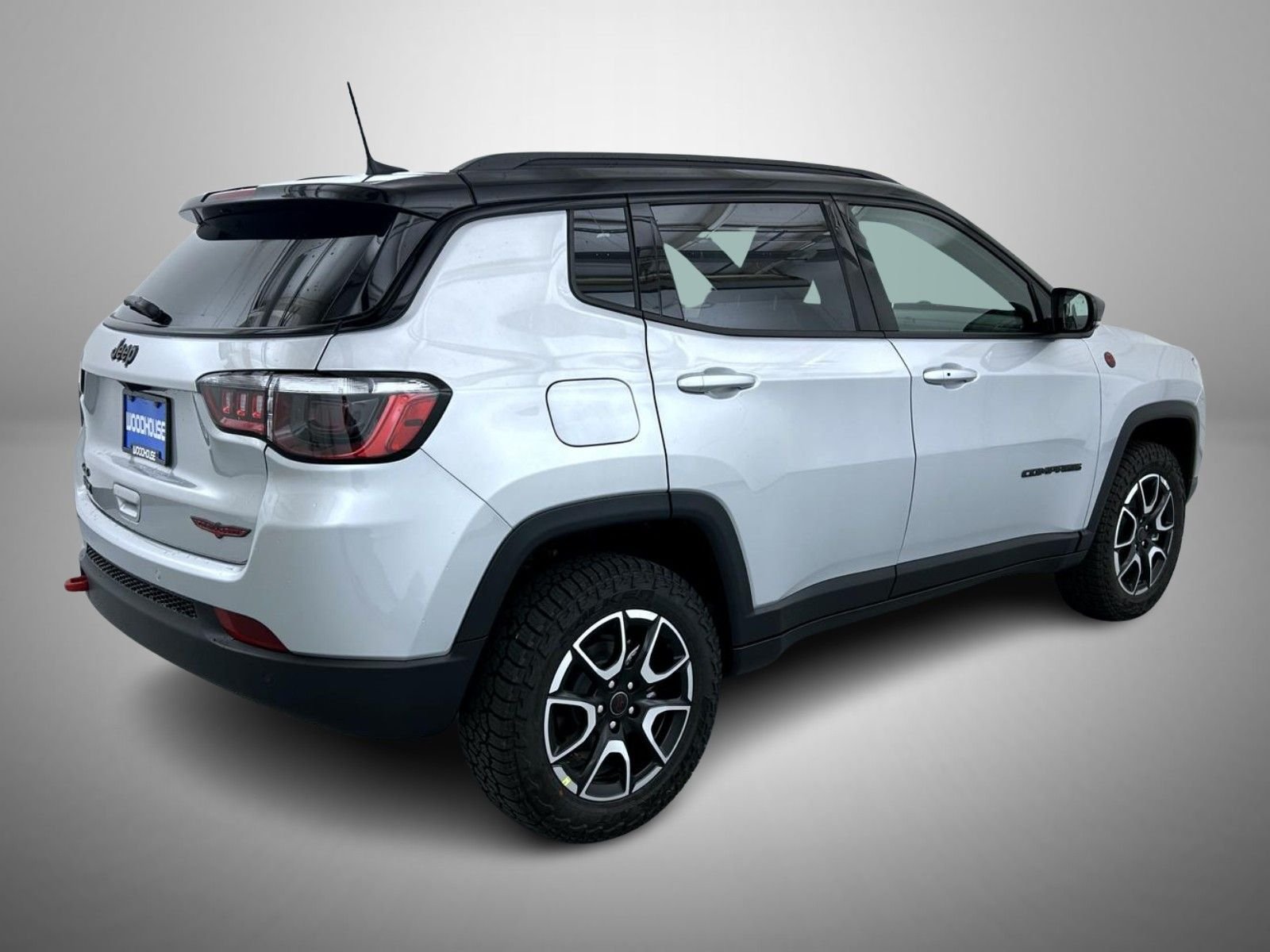 New 2026 Silver Zynith Metallic Clear-Coat Exterior Paint Jeep Trailhawk image 5