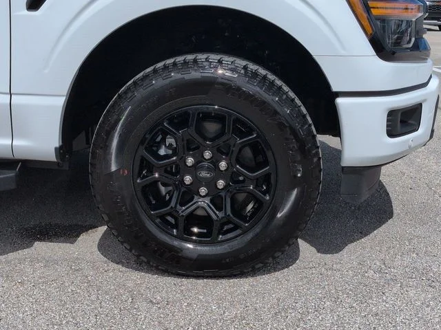 New 2026 Oxford White Ford XLT image 11