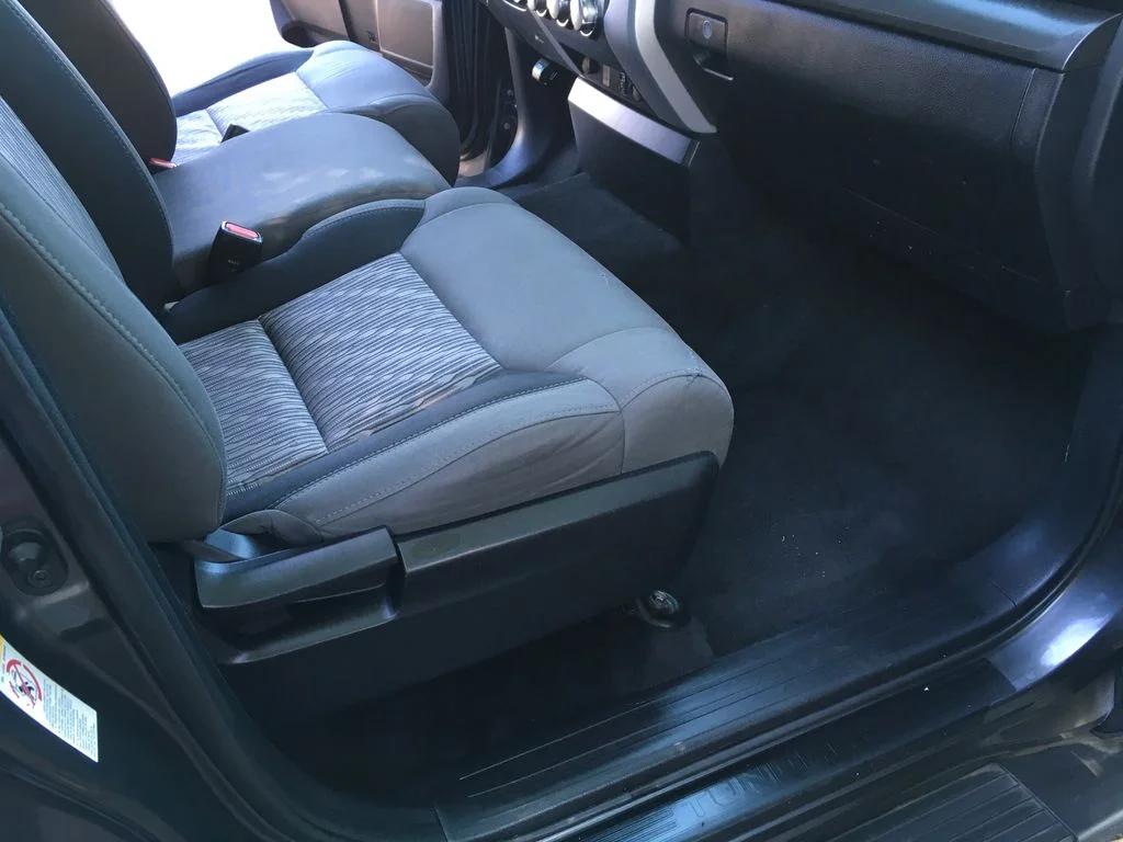 Used 2019 Gray Toyota SR5 image 31