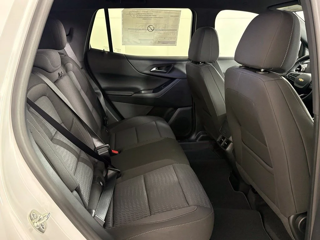 New 2027 Summit White Chevrolet LT image 43