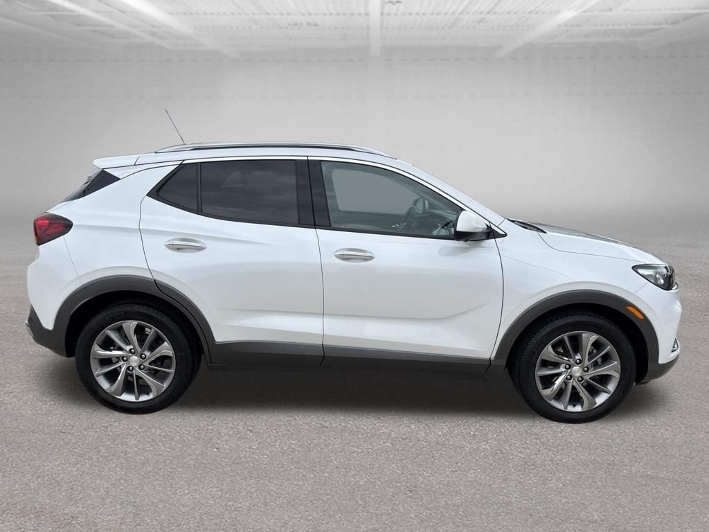 Used 2021 White Frost Buick Essence image 6