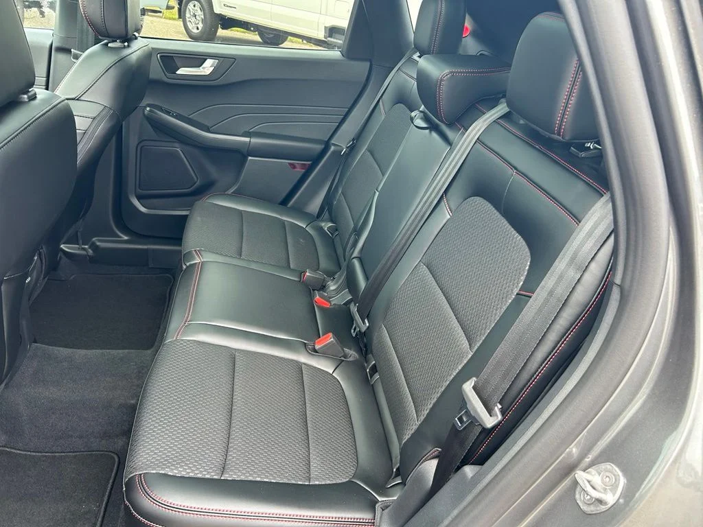 2026 Ford Escape ST-Line - Photo 11