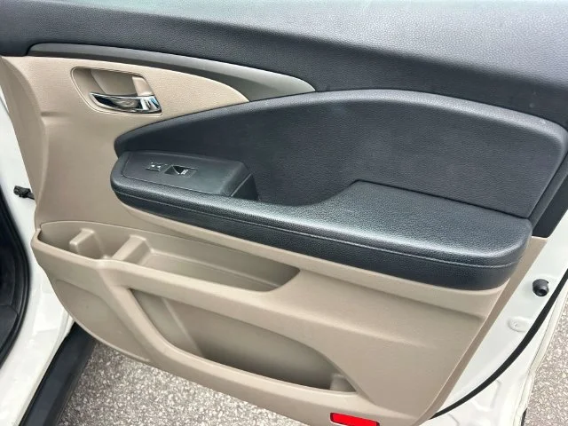 Used 2019  Honda EX-L image 25