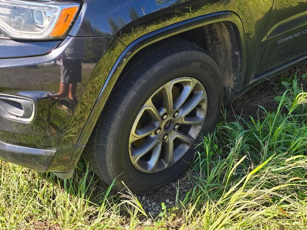 Used 2016 Black Jeep Overland image 19