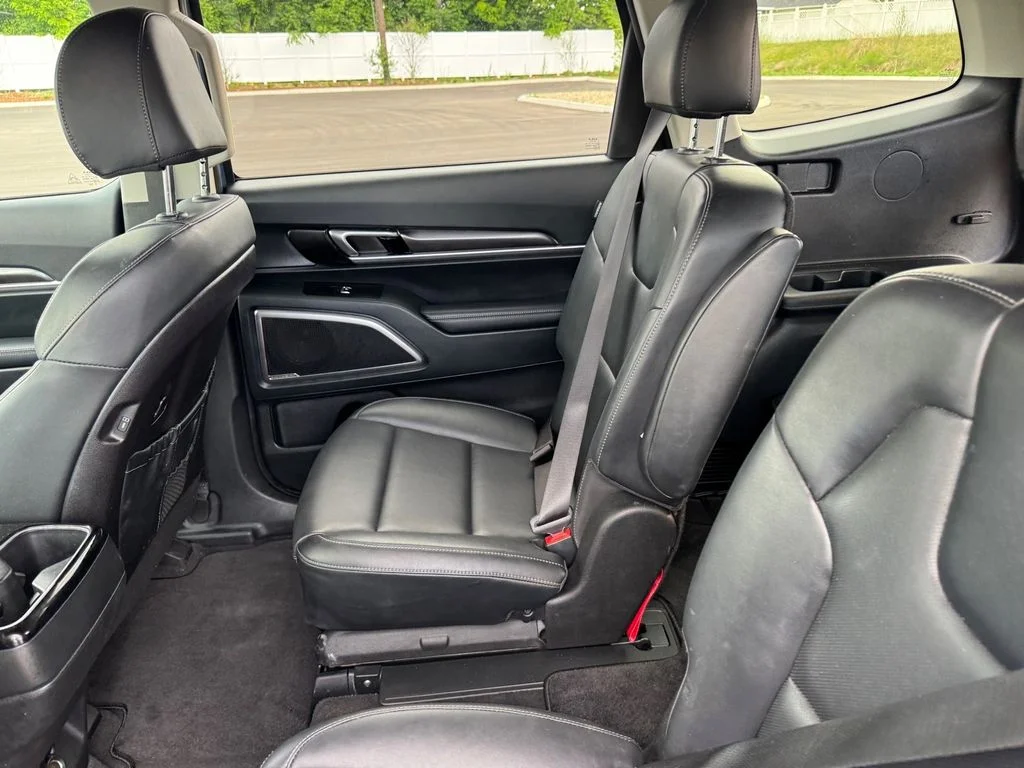 Used 2025 Black Kia S image 11