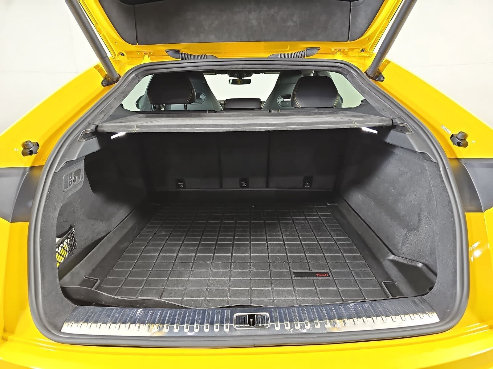 Used 2020  Lamborghini Base image 11