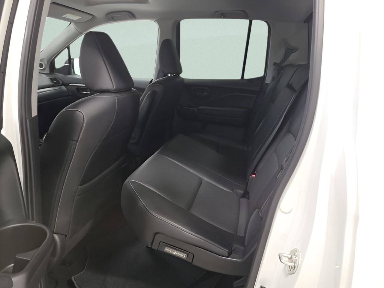 Certified Used 2023 Platinum White Pearl Honda AWD RTL image 17