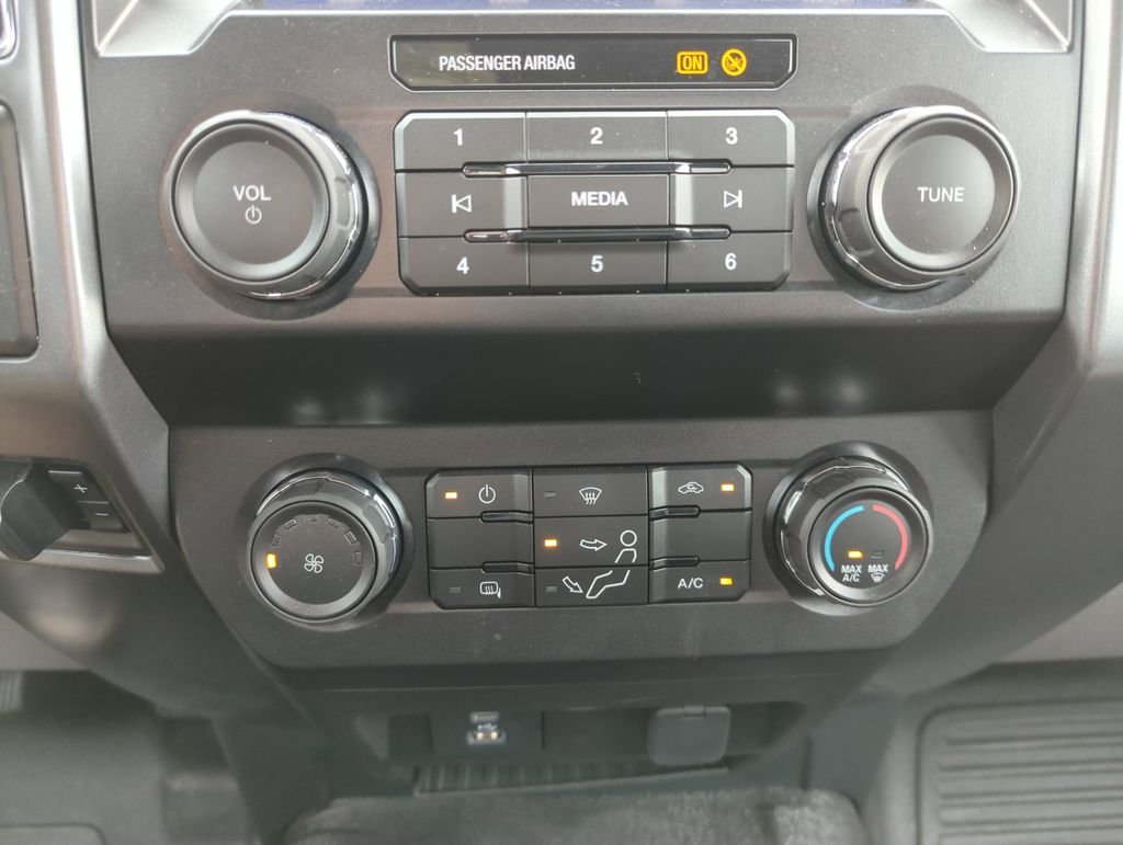 Used 2022 Silver Ford XLT image 23