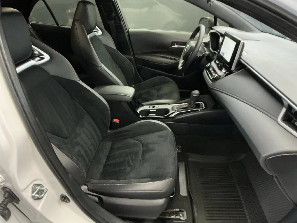 Used 2026 Ice Cap Toyota SE image 26