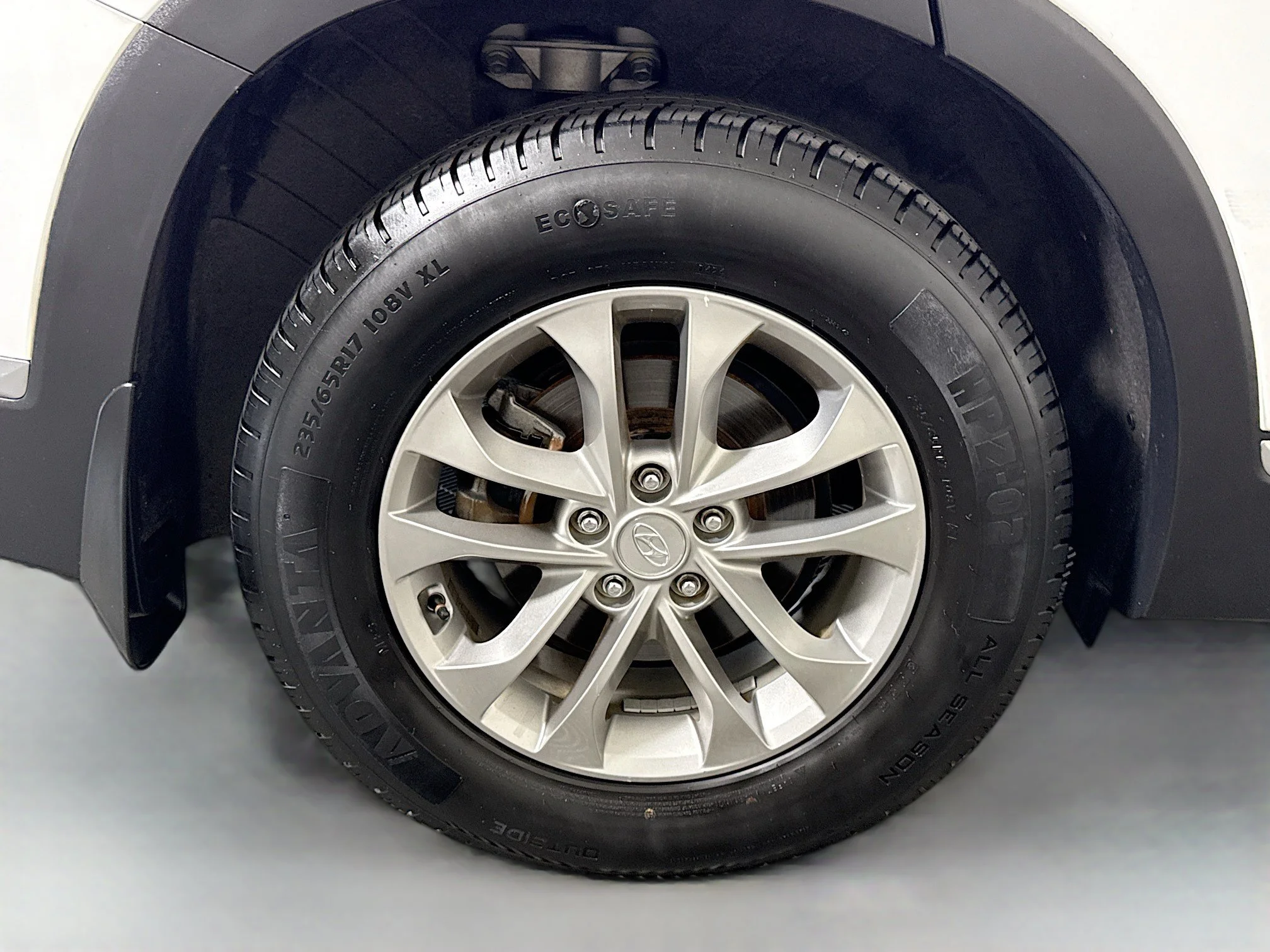 Used 2020 Quartz White Hyundai SE image 28