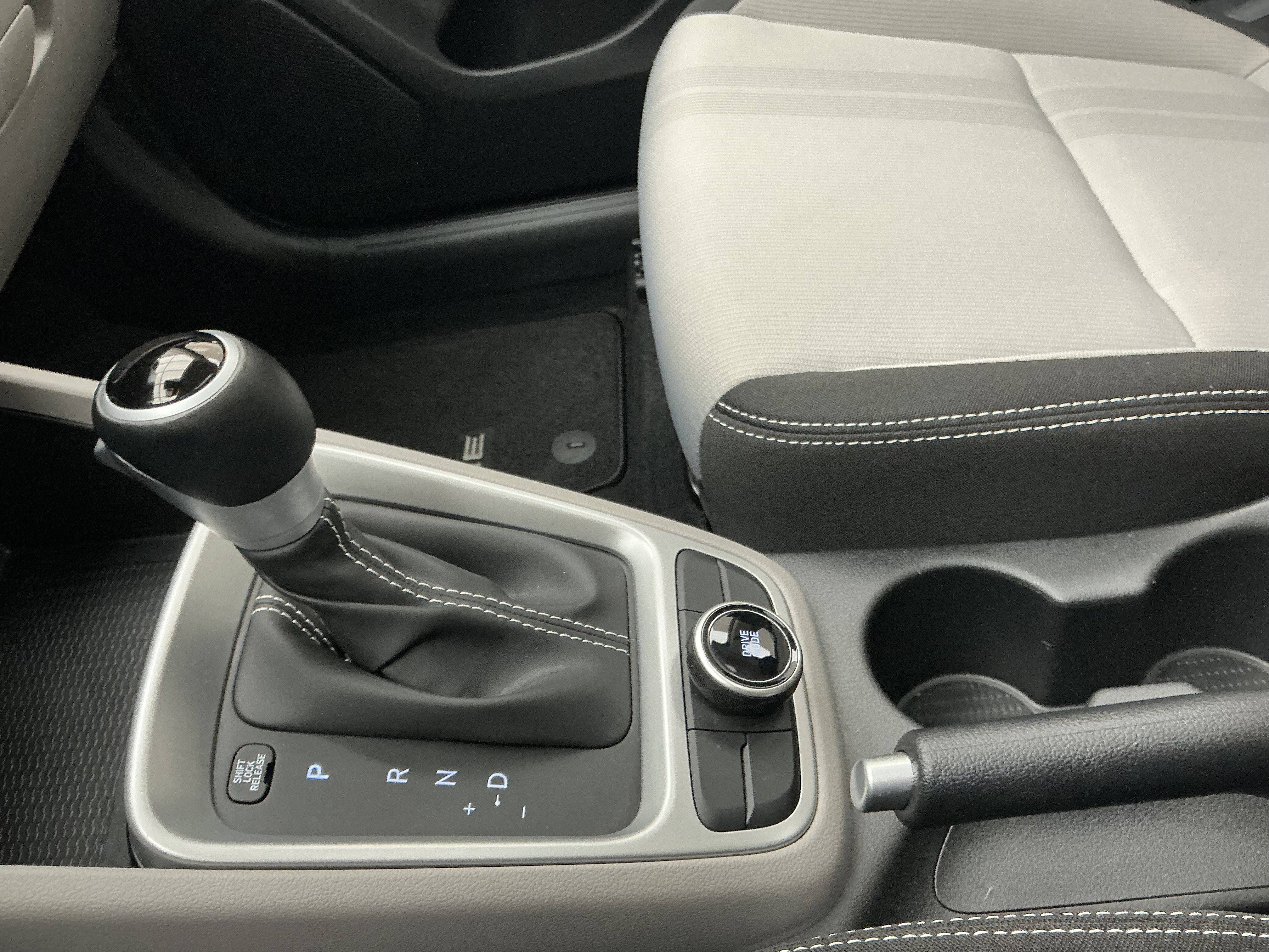 2025 Hyundai Venue SEL - Photo 13