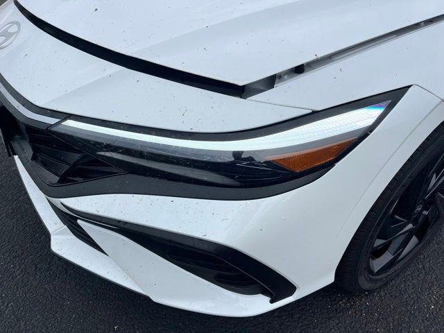 New 2026 White Hyundai SEL Sport image 13
