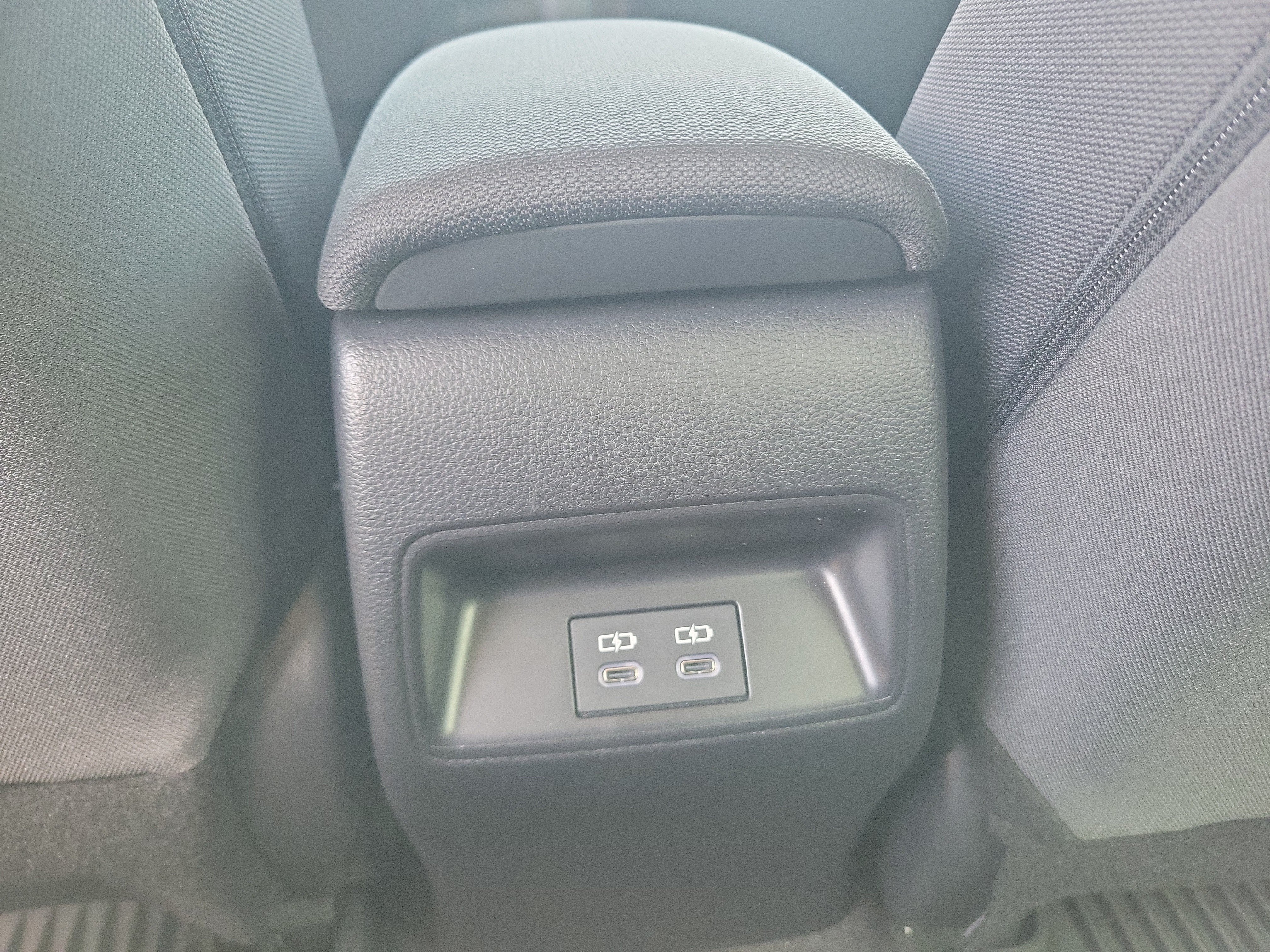 Used 2025 Pearl Toyota LE image 11